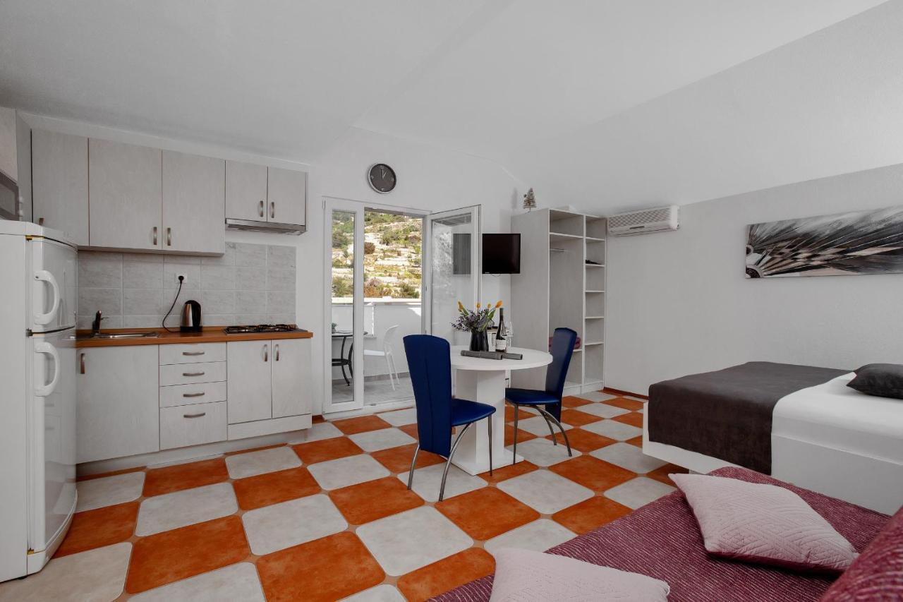 Apartments By The Sea Drasnice, Makarska - 2581 Exterior foto