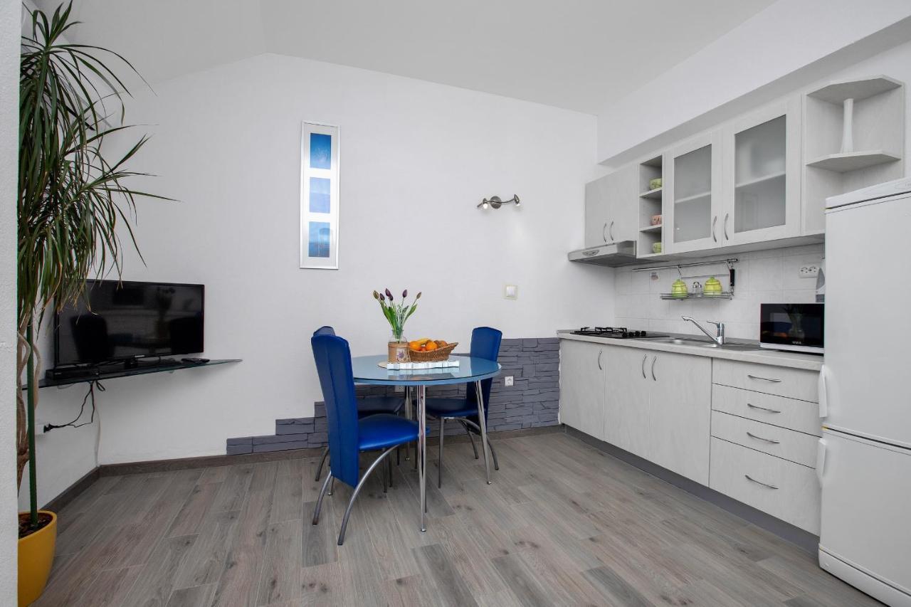 Apartments By The Sea Drasnice, Makarska - 2581 Exterior foto